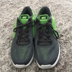 Nike Revolution 3